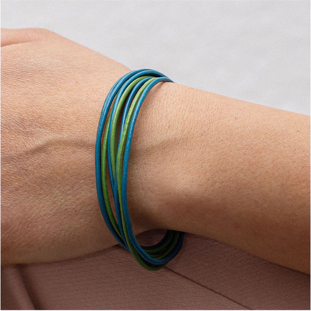 Mehrreihiges Lederkordel-Armband