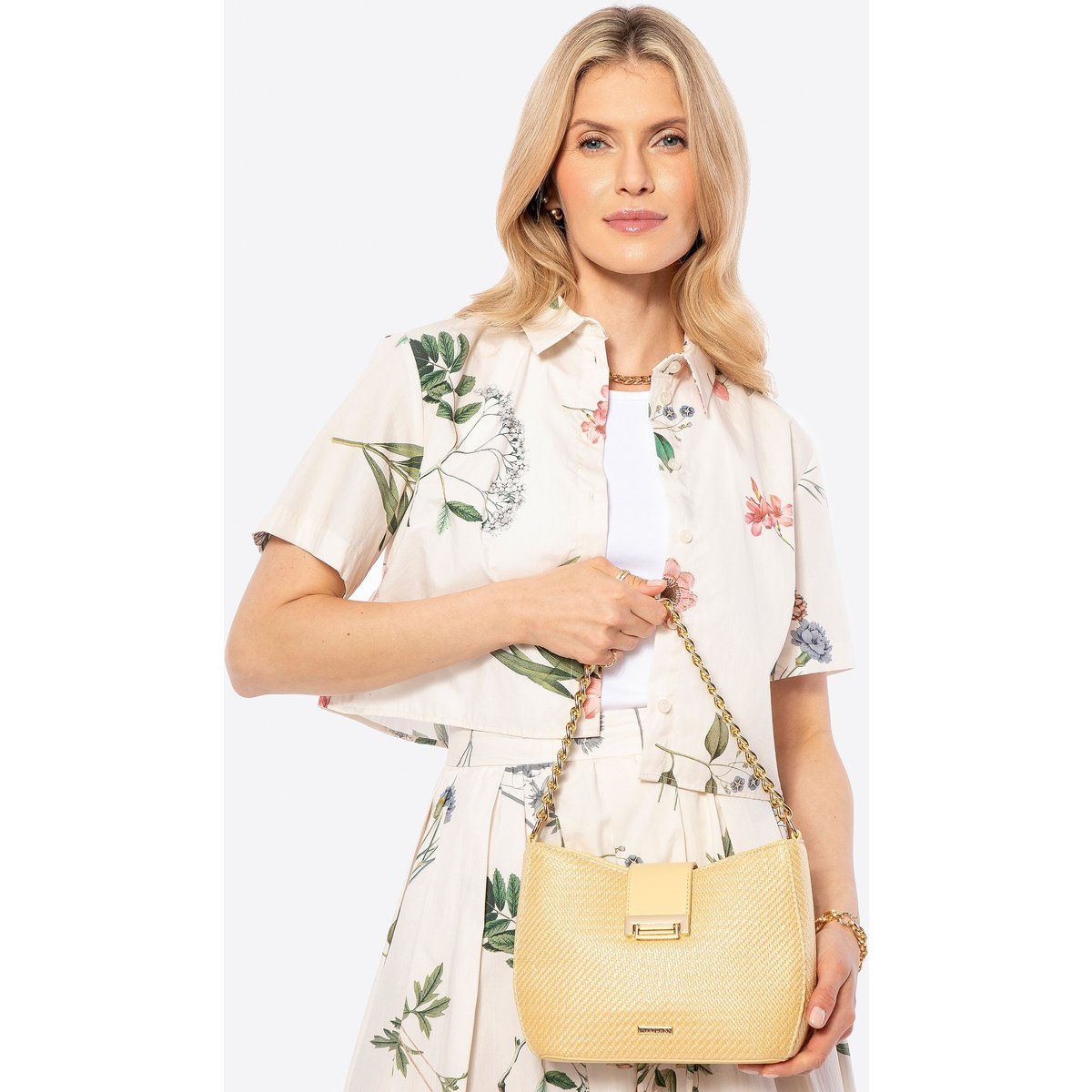 Gewebte Schultertasche mit Kette