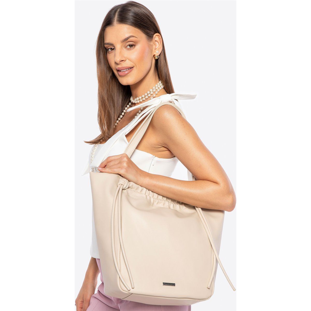 Elegante Shopper-Tasche mit Zierbändern