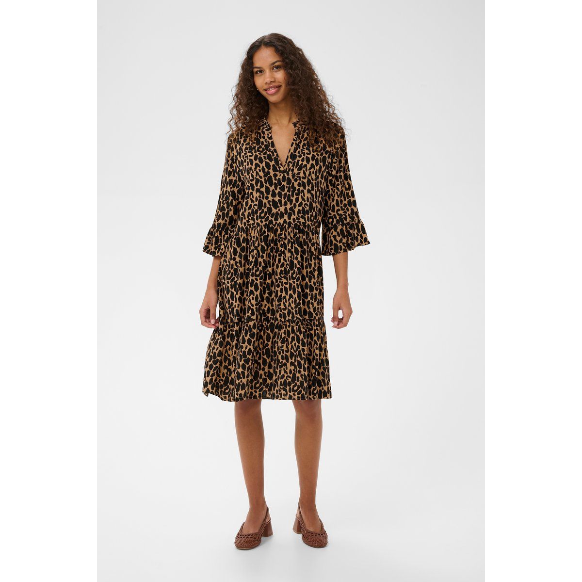 Gestuftes Midikleid mit Leopardenmuster
