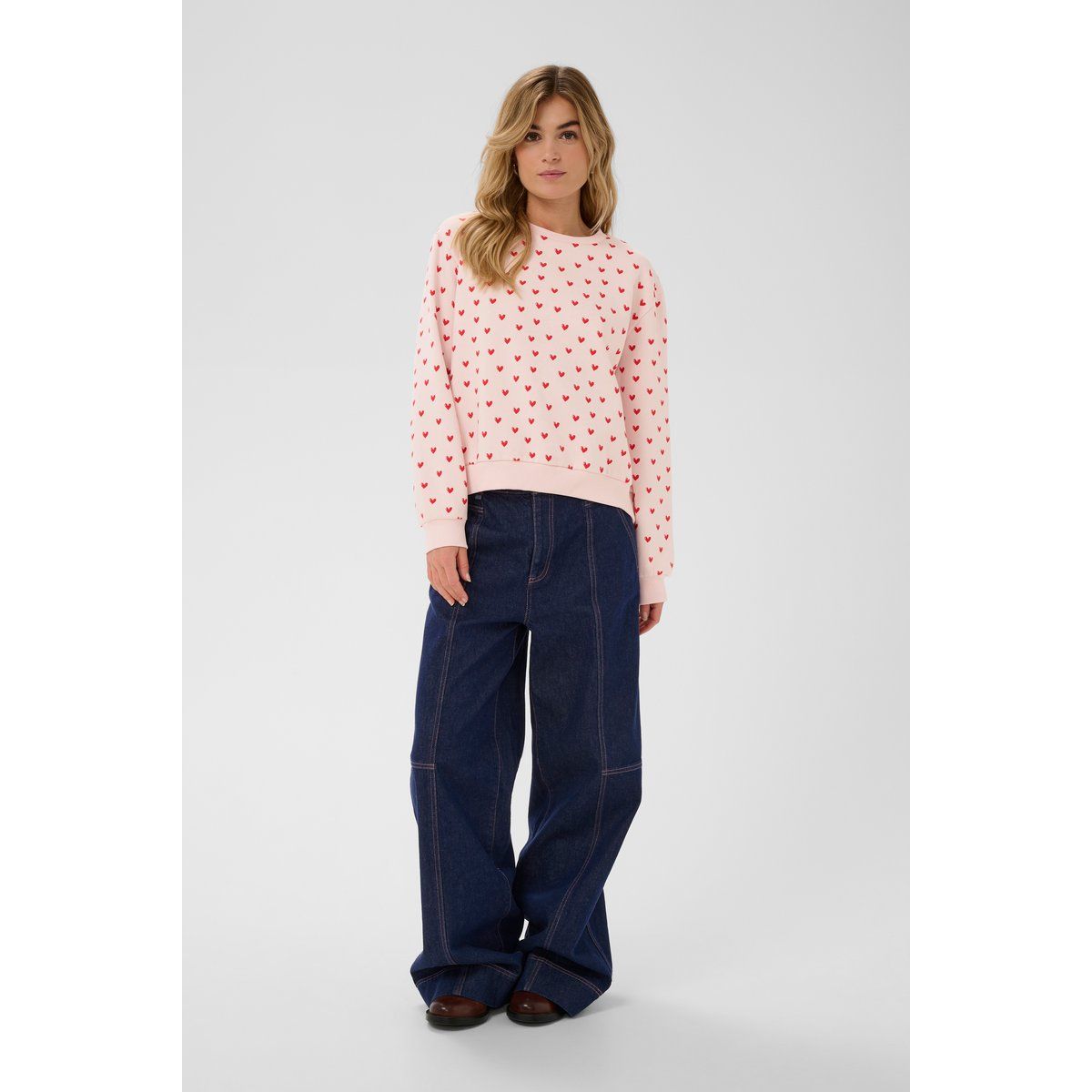 Lockeres Sweatshirt mit Herzmuster