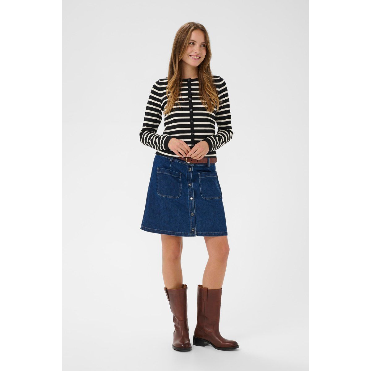 Klassische gestreifte Strickjacke