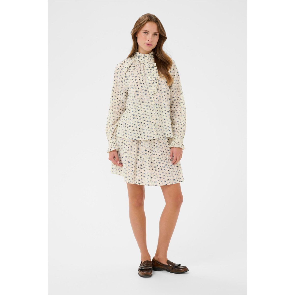 Bluse mit Rüschenkragen und Blumenmuster