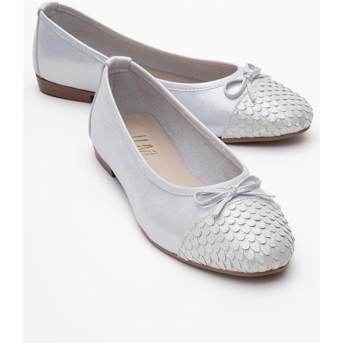 Handgefertigte Lederballerinas mit Schleife