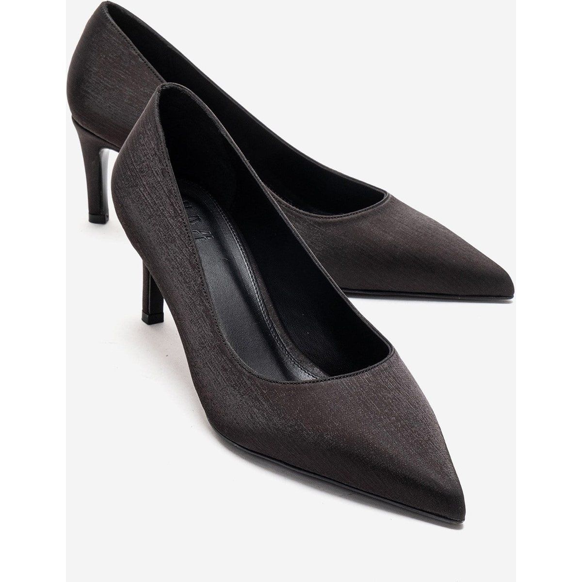 Klassische Stiletto-Pumps mit spitzer Kappe
