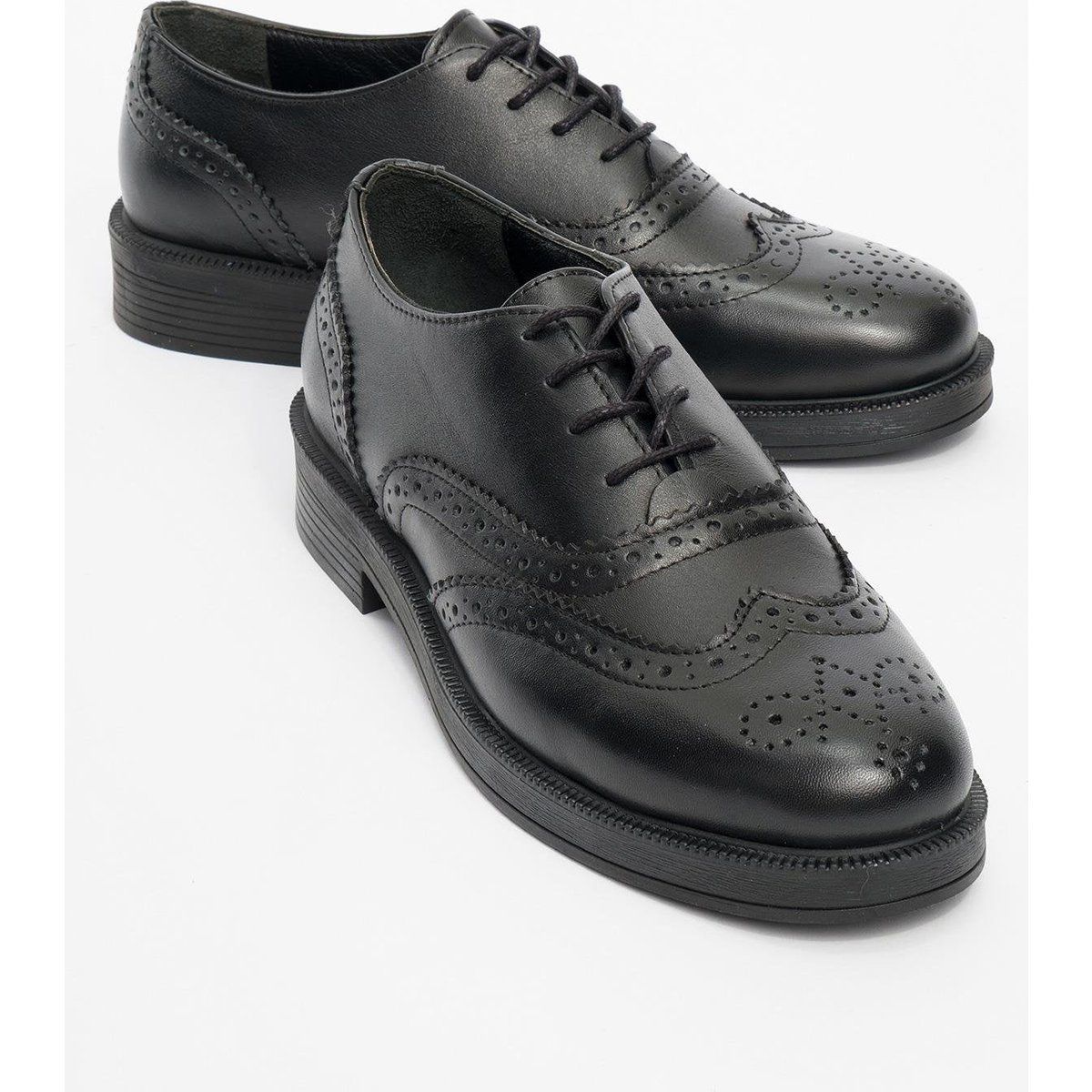 Klassische Leder-Oxfords mit Budapester-Lochmuster