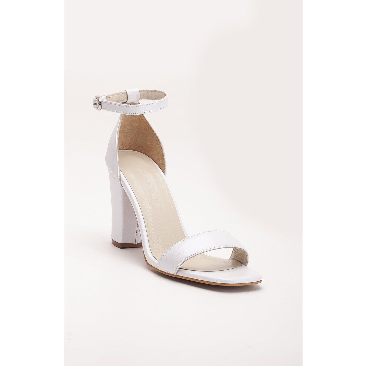 Elegante Brautsandale mit Blockabsatz