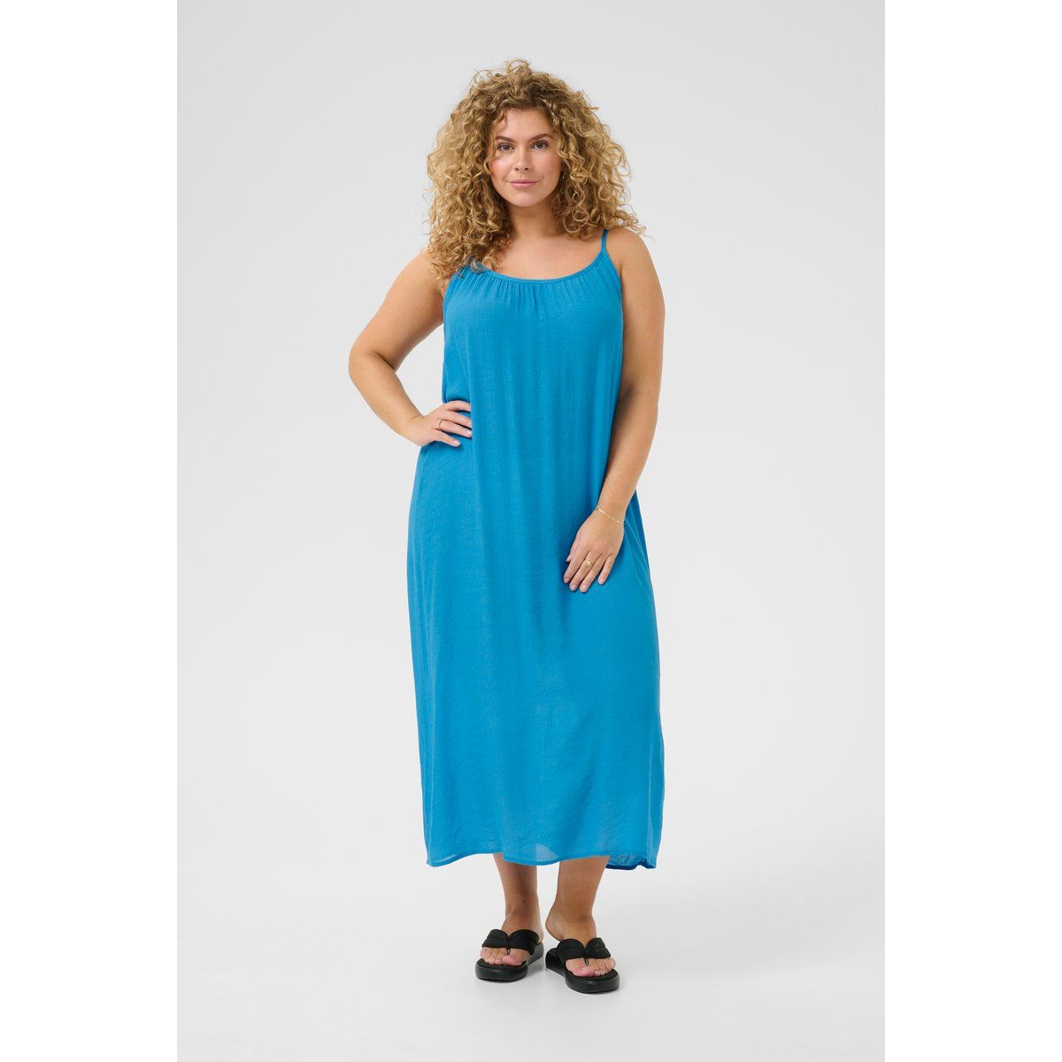 Minimalistisches Maxi-Trägerkleid