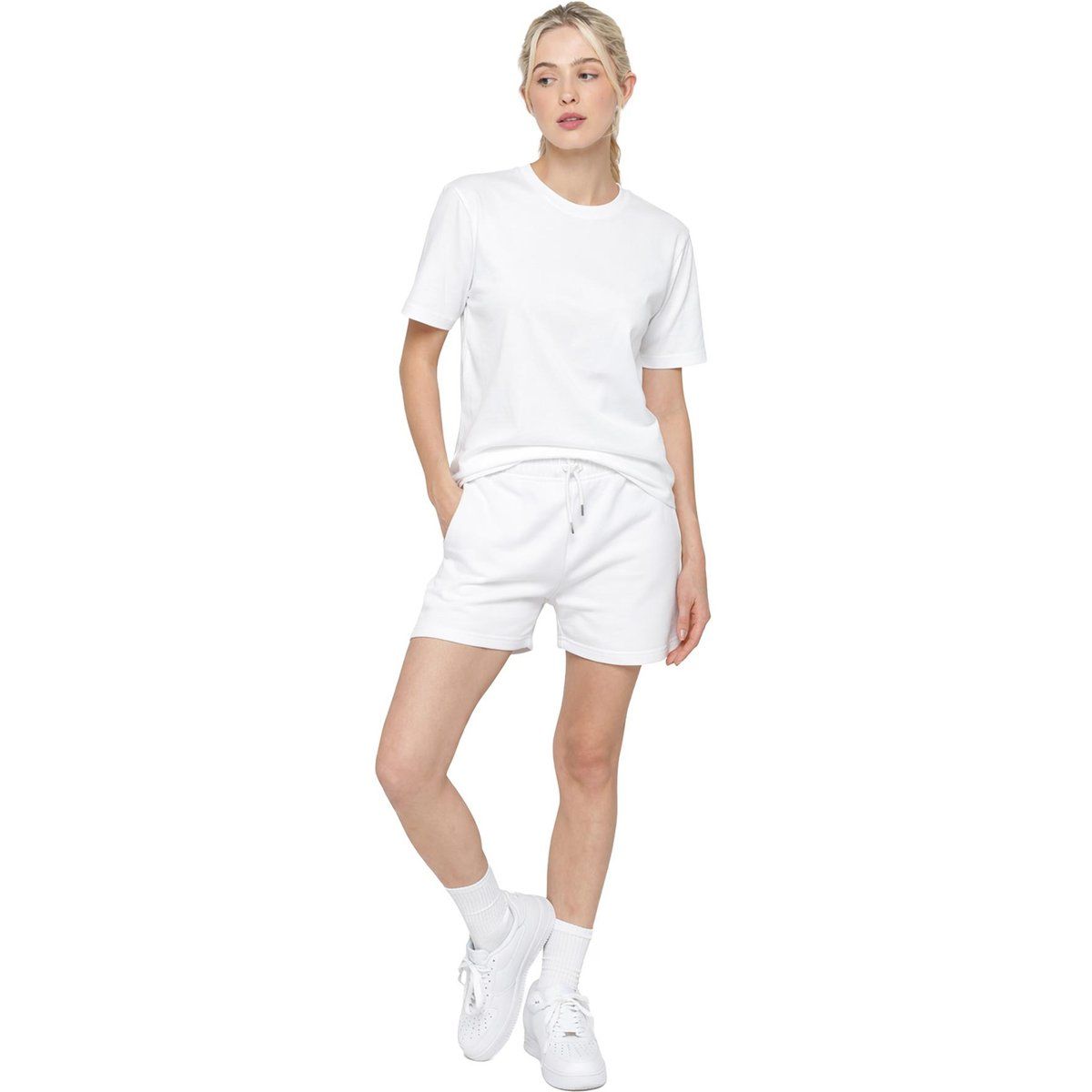 Minimalistisches T-Shirt und Shorts Set