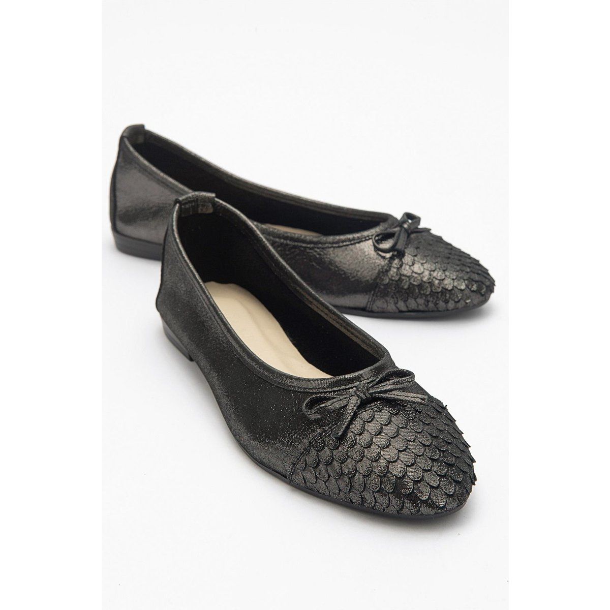 Elegante Lederballerinas mit Schuppenkappe