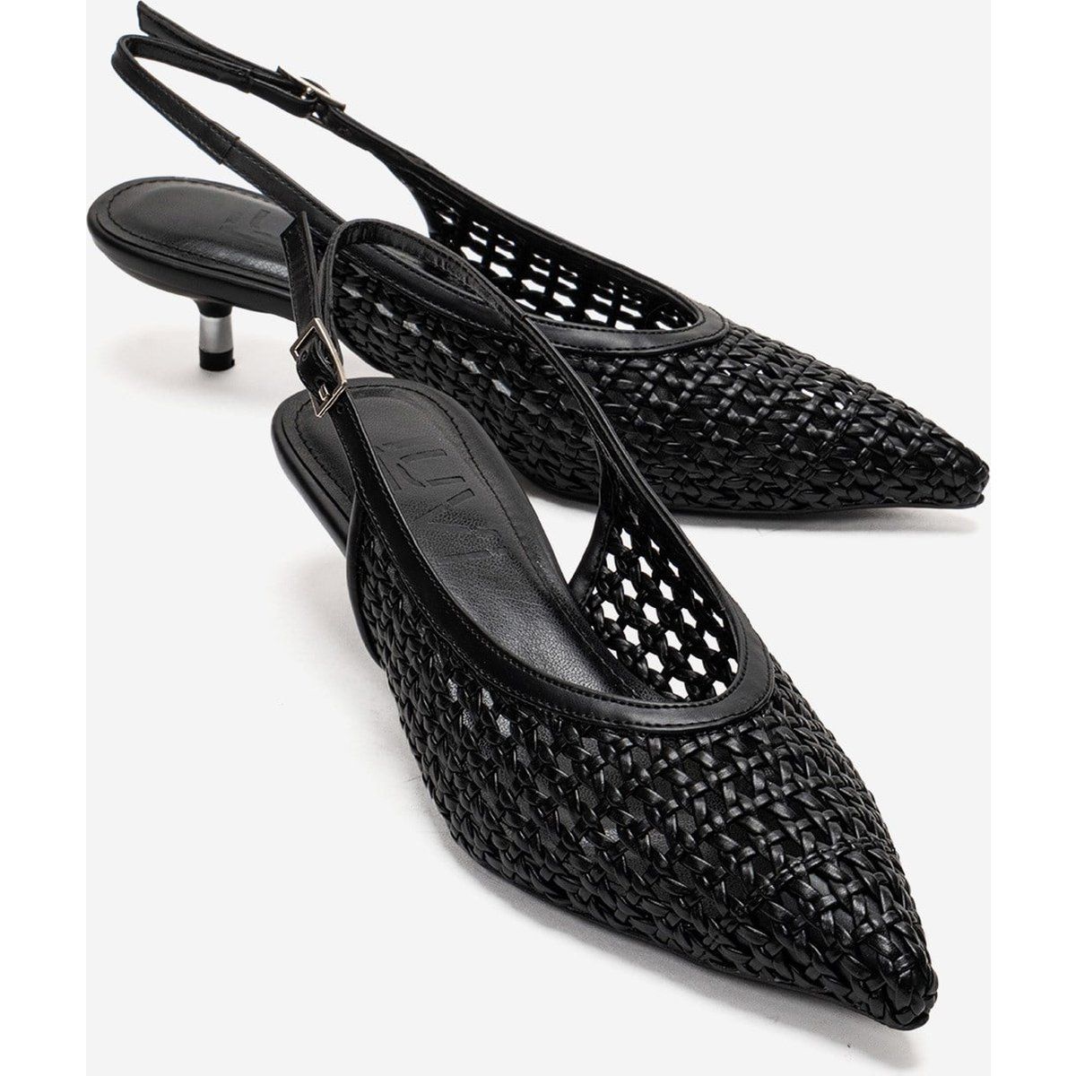 Geflochtene Slingback-Pumps mit spitzer Kappe