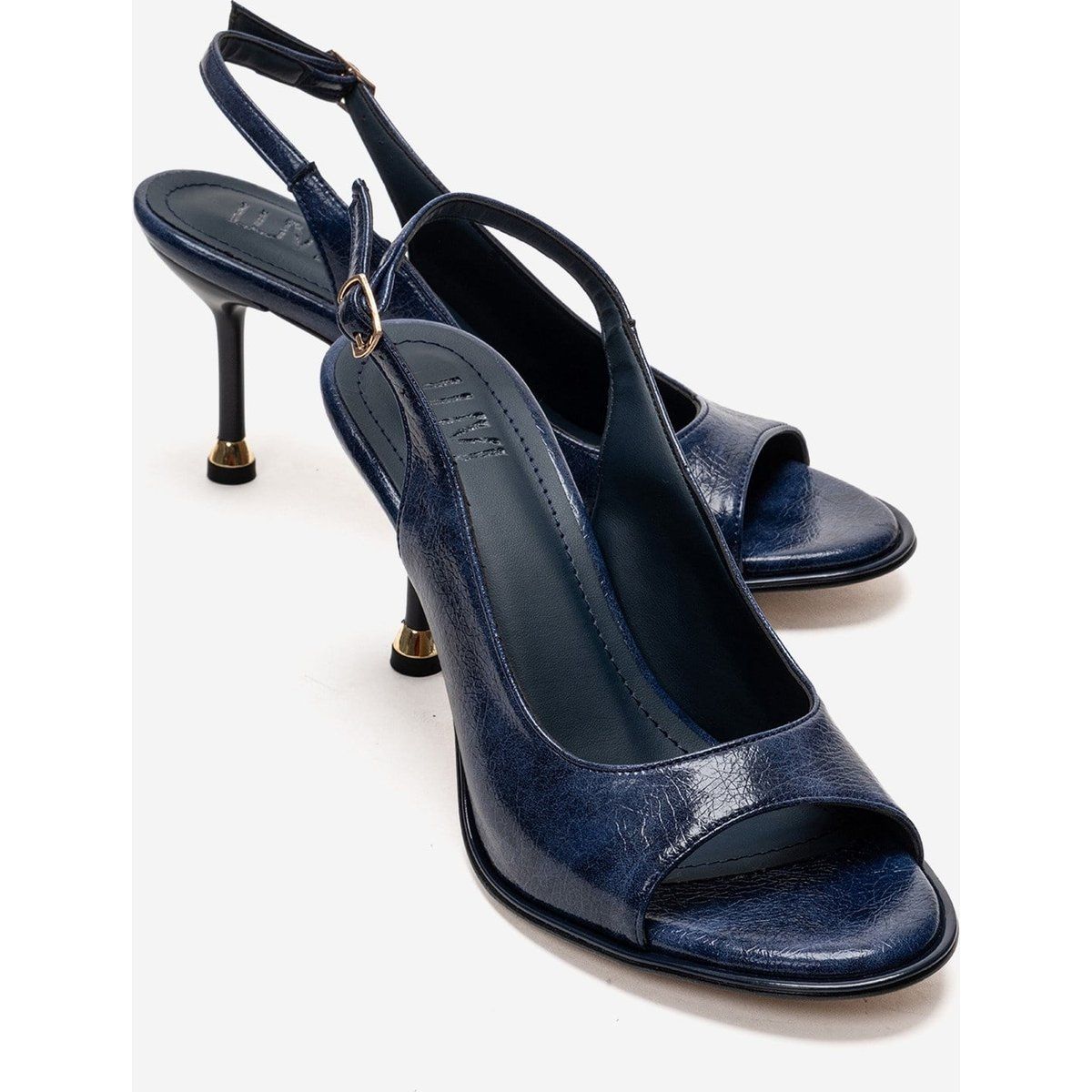Glänzende Slingback-Stilettos mit offener Zehenpartie