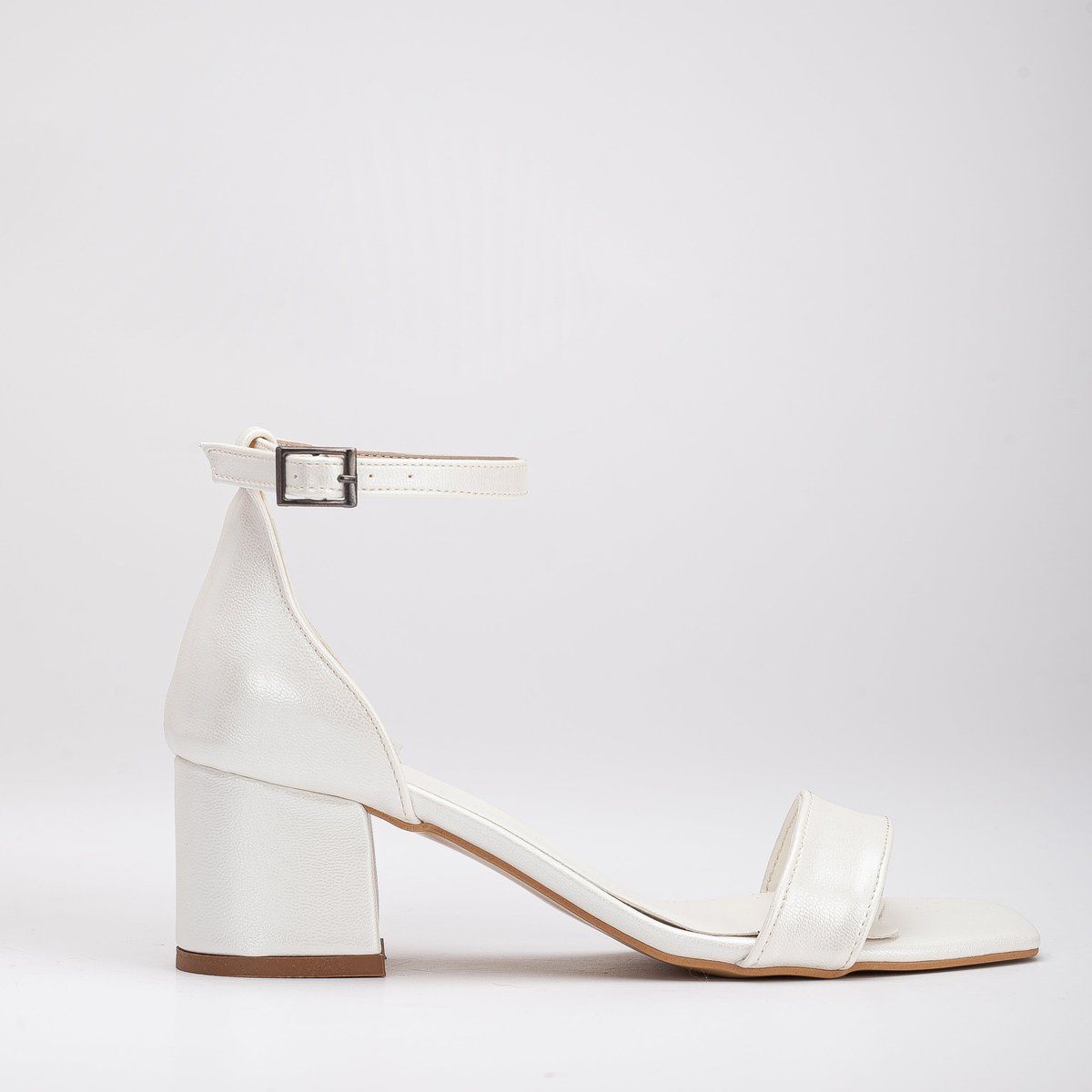 Elegante Sandalen mit niedrigem Blockabsatz