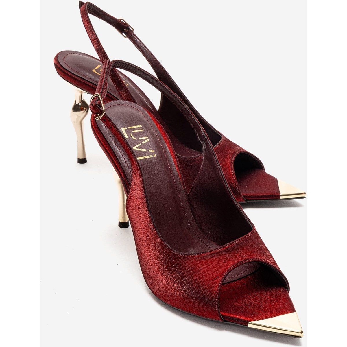 Satin-Slingbacks mit skulpturalem Absatz