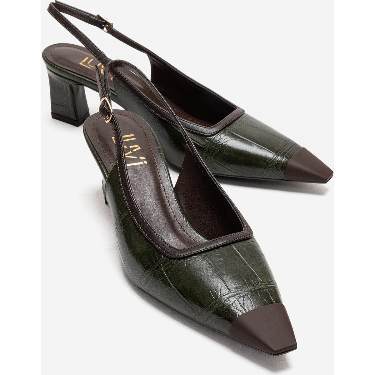 Slingback-Pumps mit Kroko-Prägung