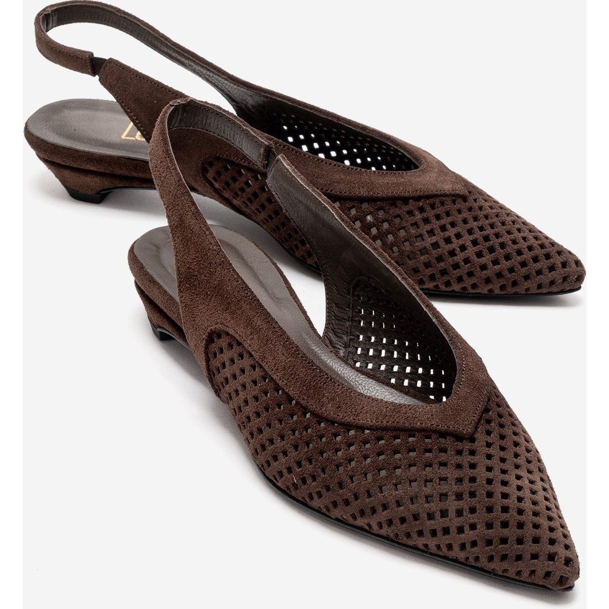Perforierte Wildleder-Slingback-Pumps