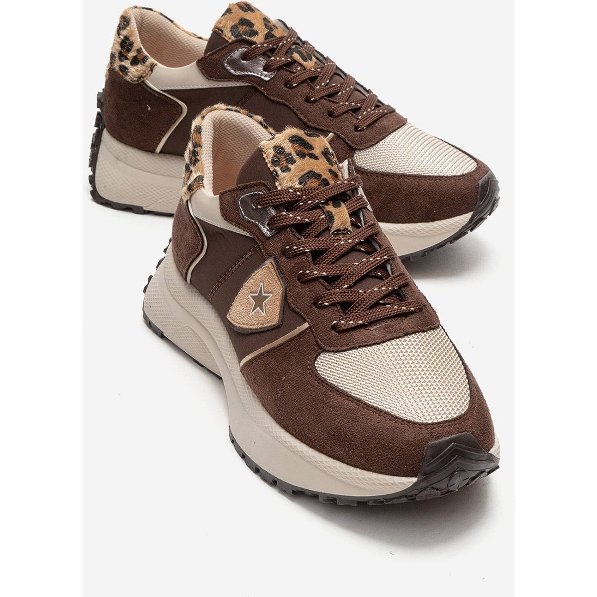 Chunky-Sneaker aus gemischten Materialien