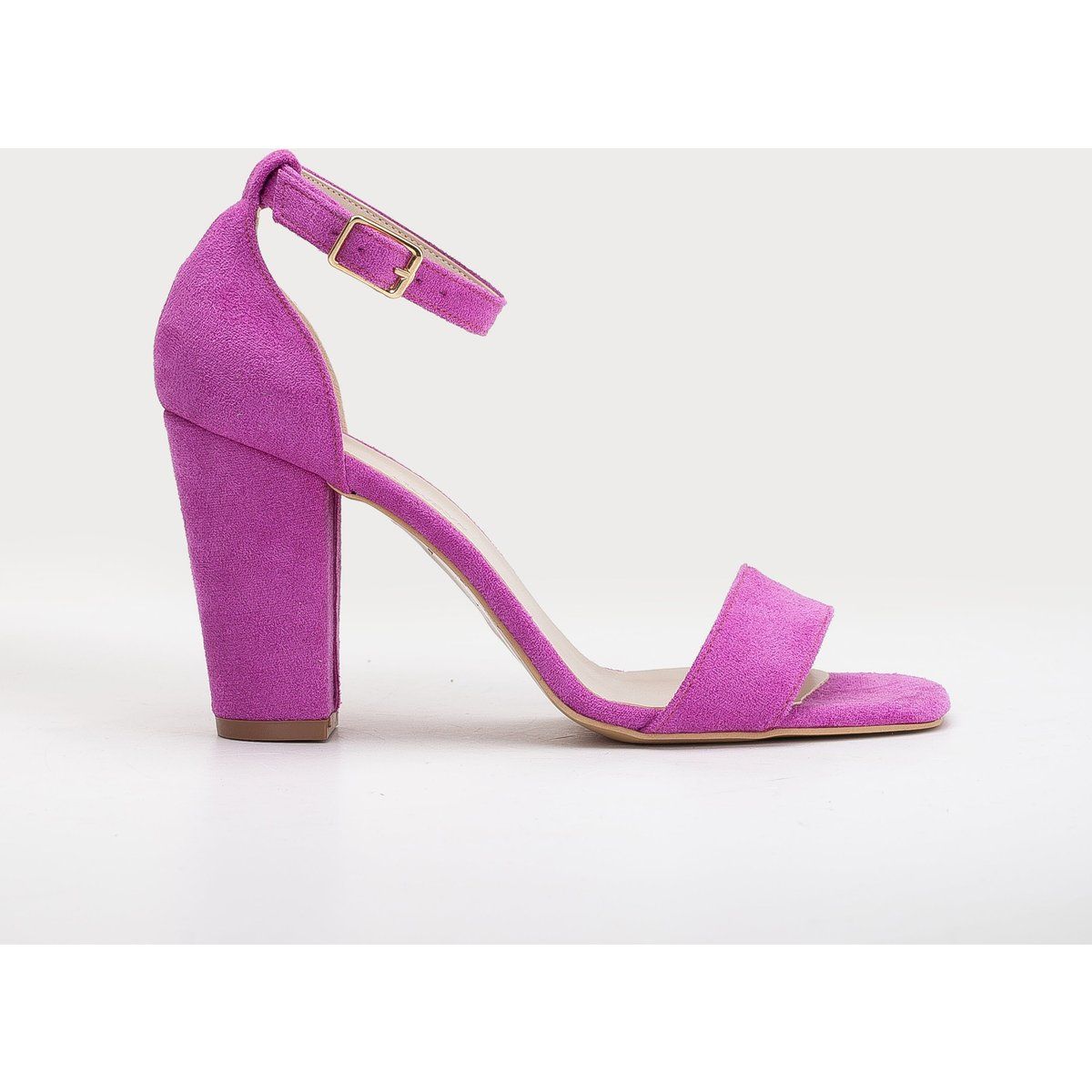 Minimalistische Sandalen mit Blockabsatz