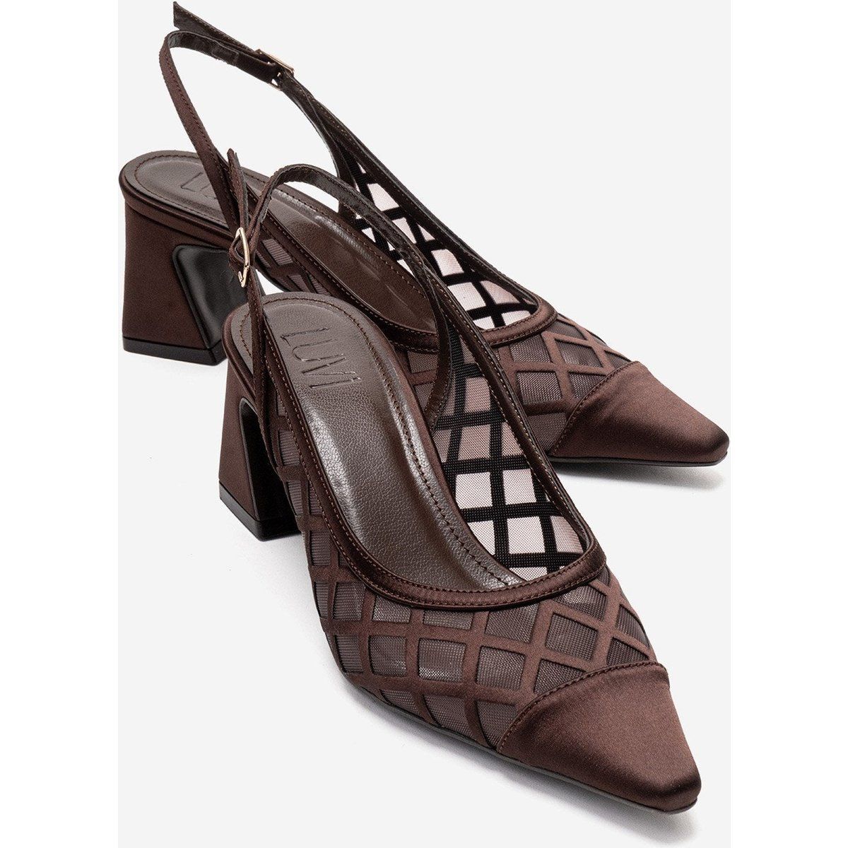 Geometrische Mesh-Slingbacks mit Blockabsatz