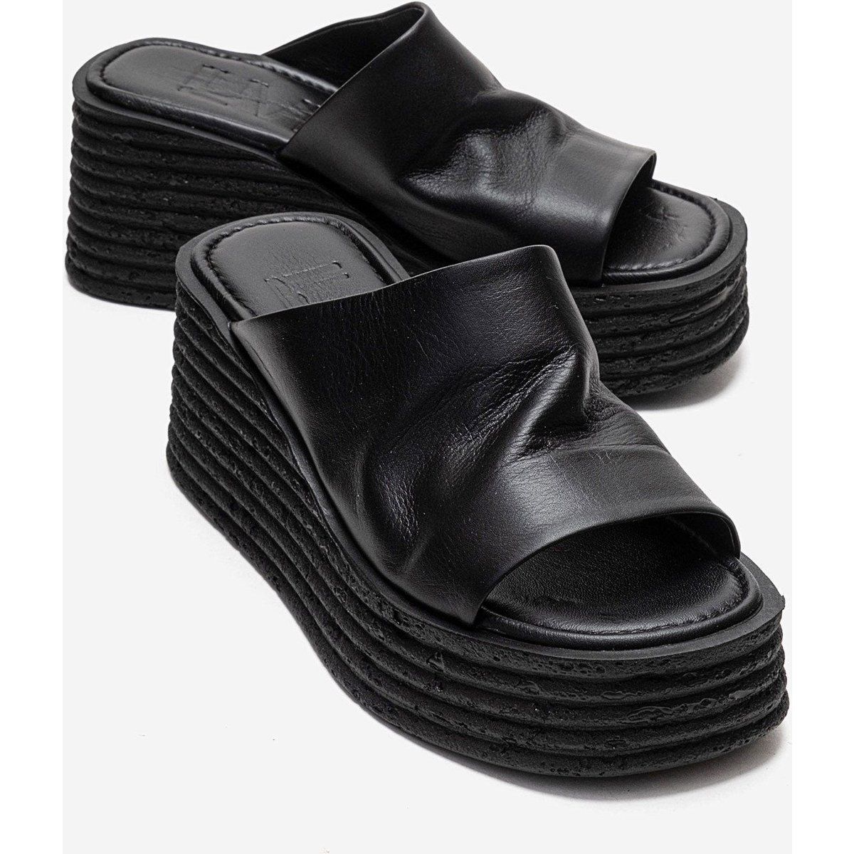 Minimalistische Leder Plateau-Sandalen