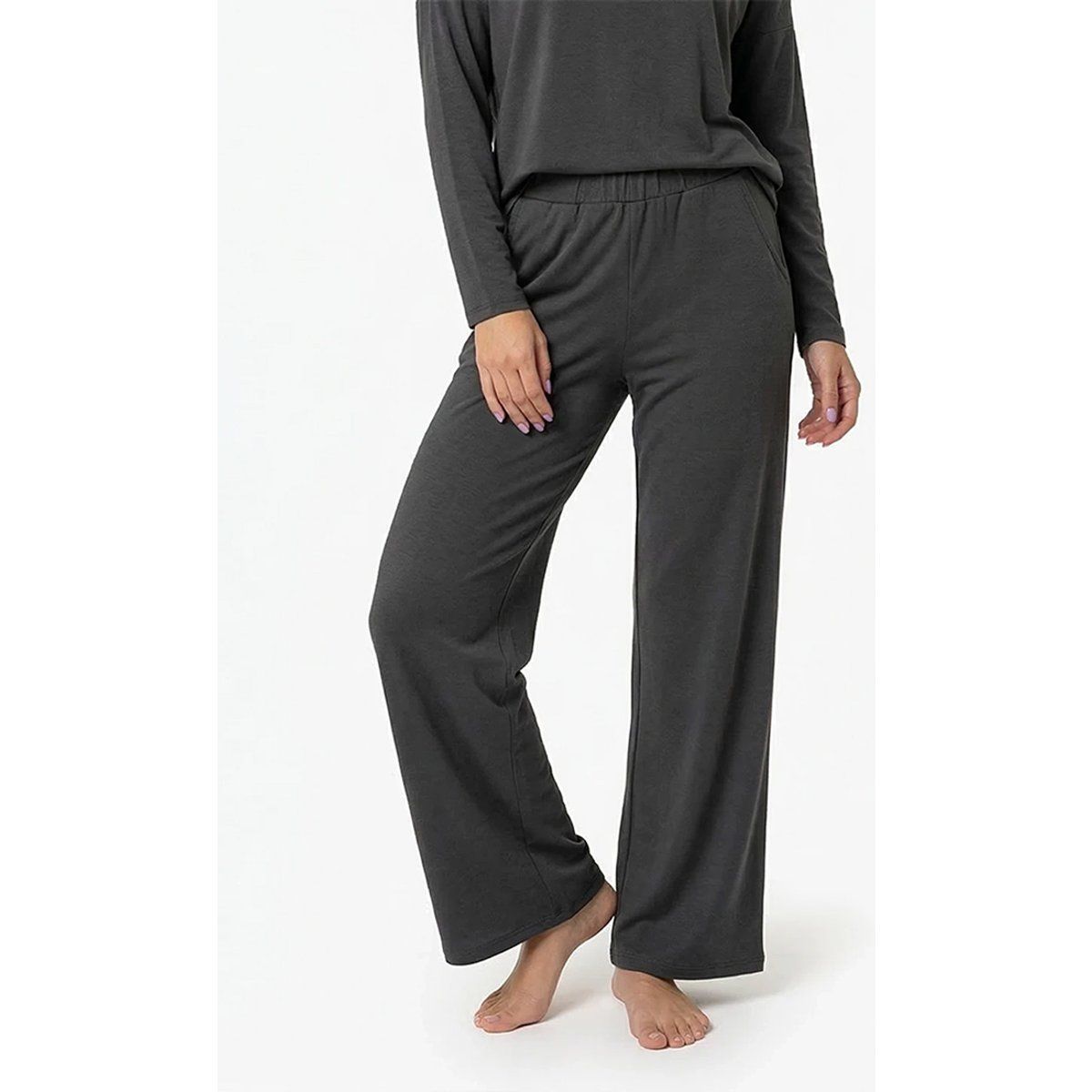 Fließende Viskosehose mit weitem Bein