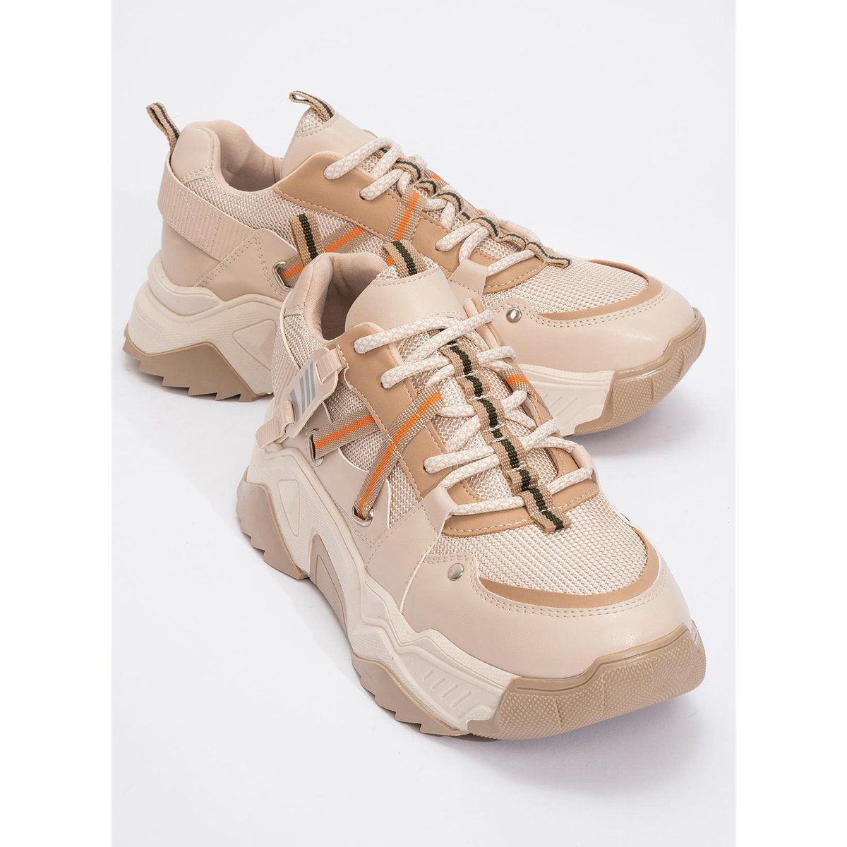 Klobige Mesh-Sneaker im Materialmix