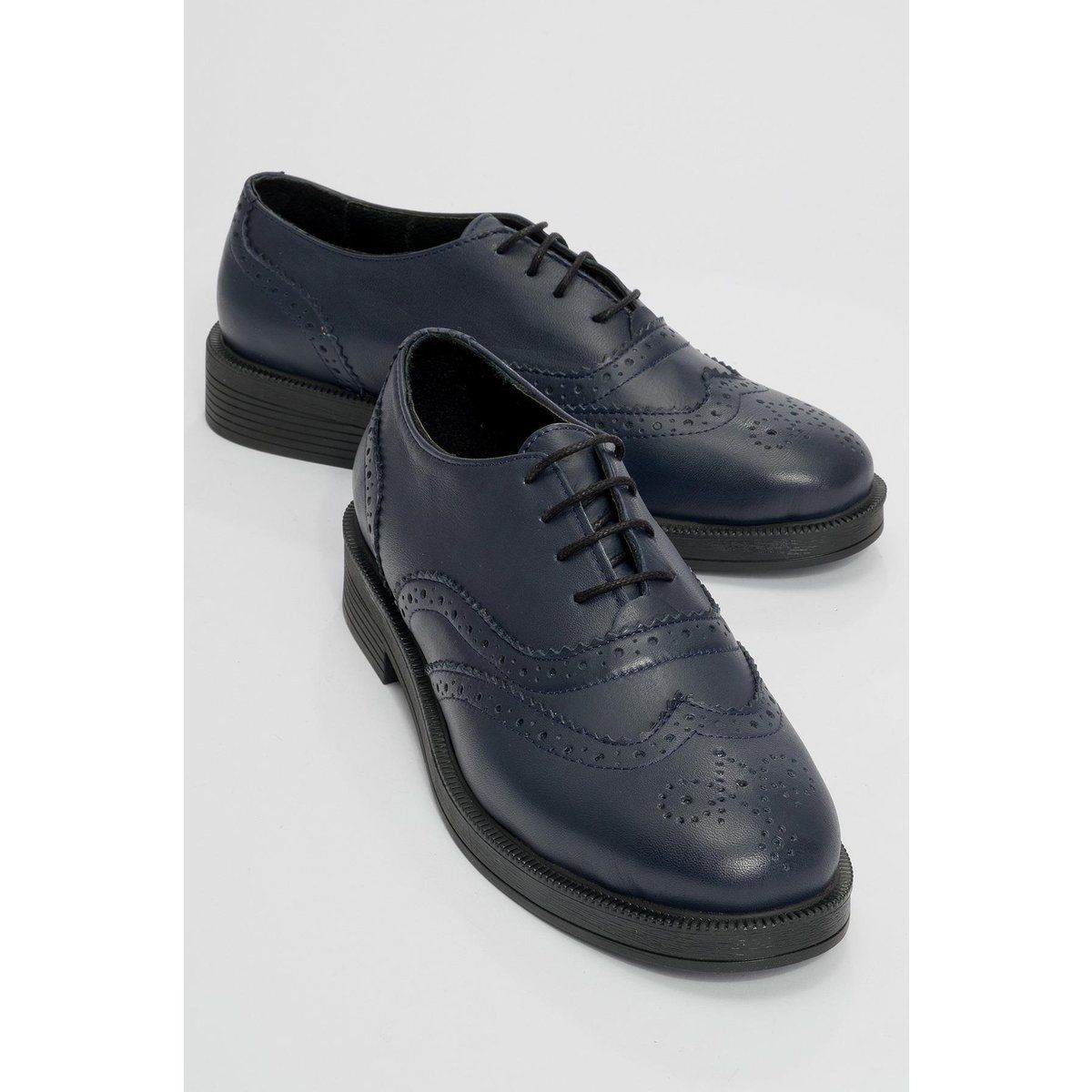 Klassische Leder-Oxfords mit Lochmuster