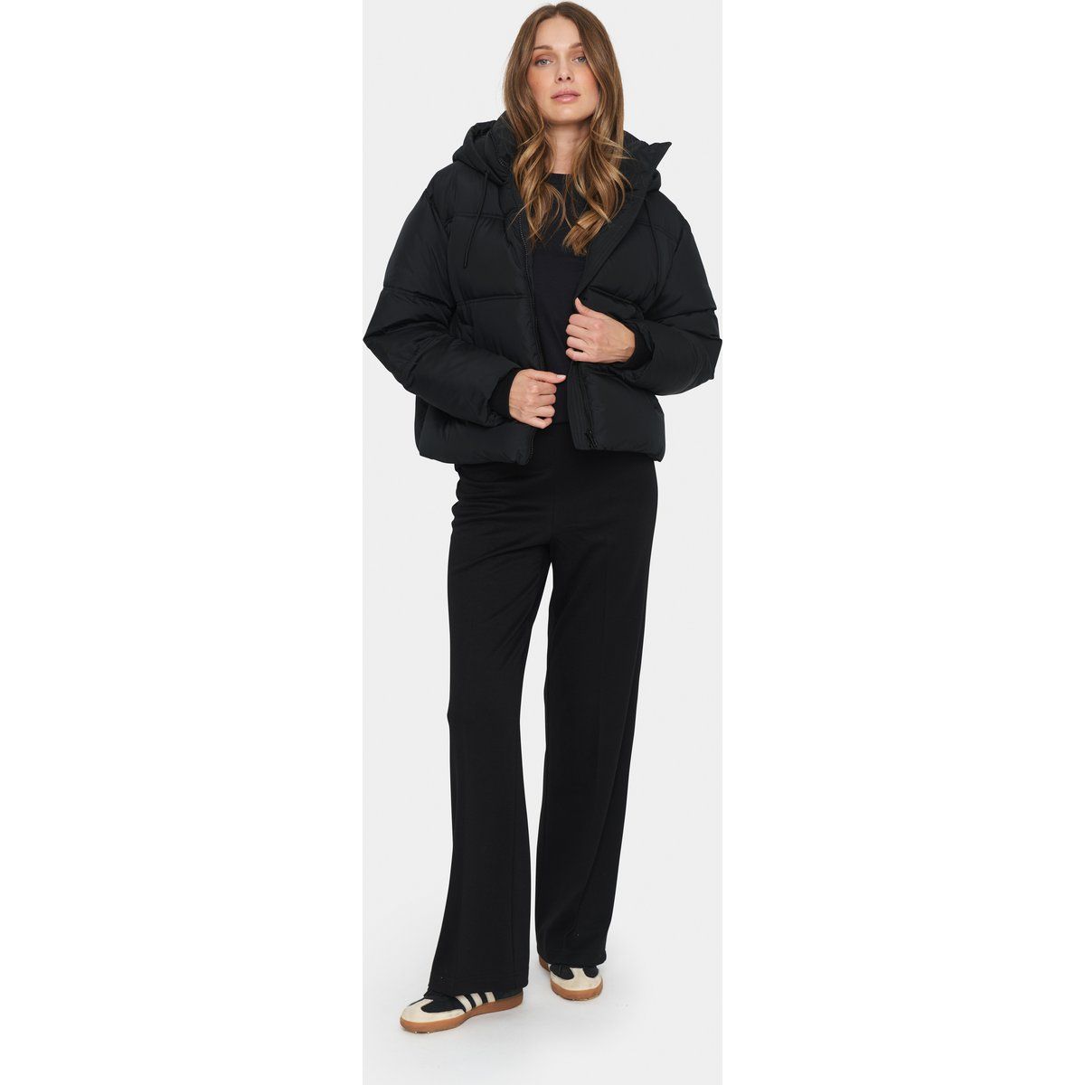 Locker geschnittene Kapuzen-Steppjacke