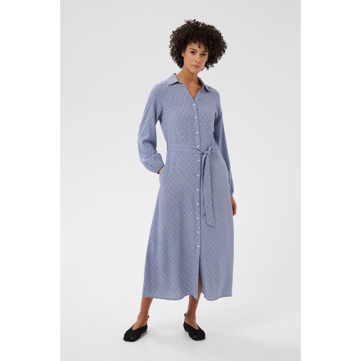 Gemustertes Midikleid mit Bindegürtel