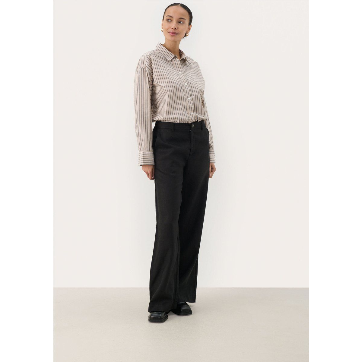 Klassische Leinenhose mit weitem Bein