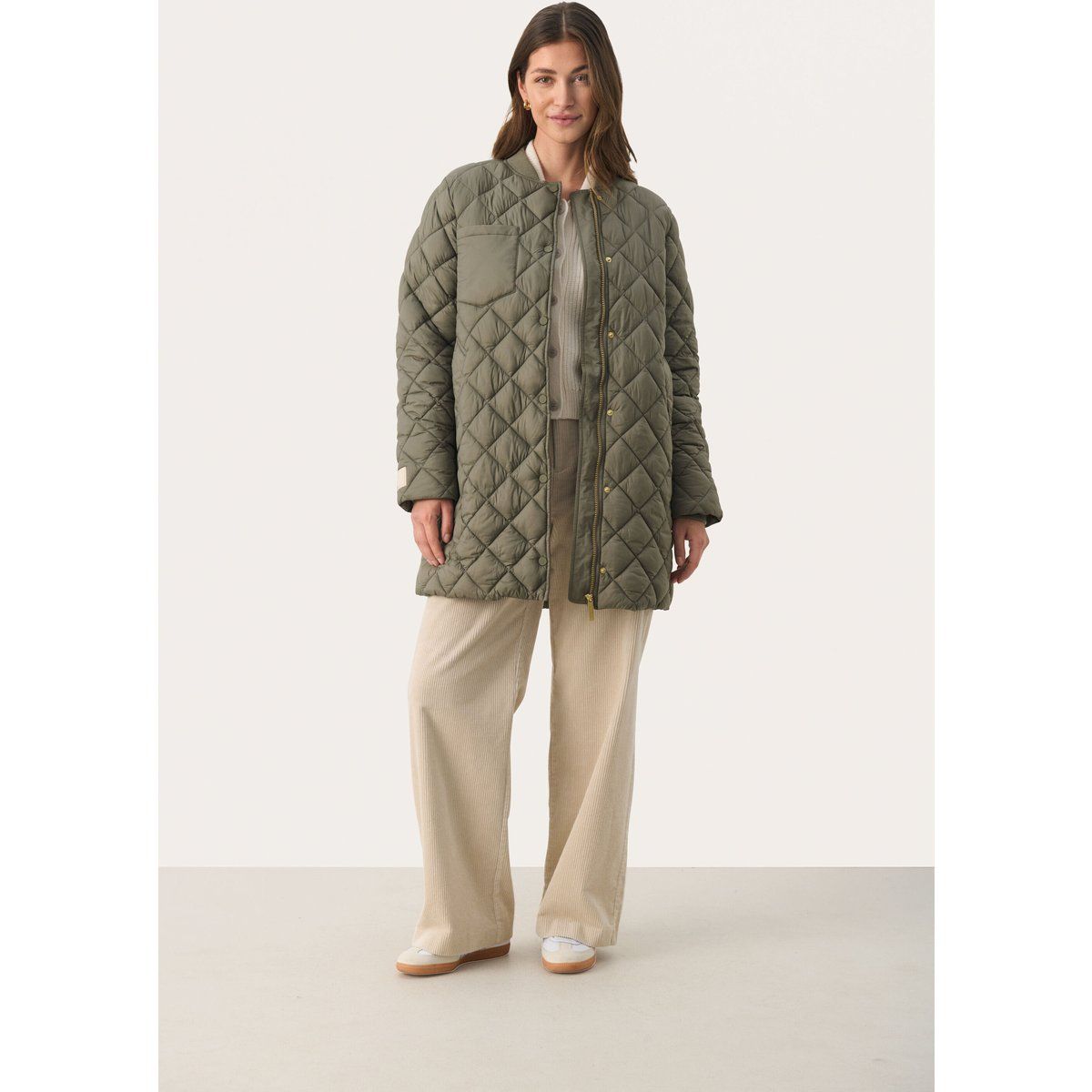 Lange Steppjacke mit Rautensteppung