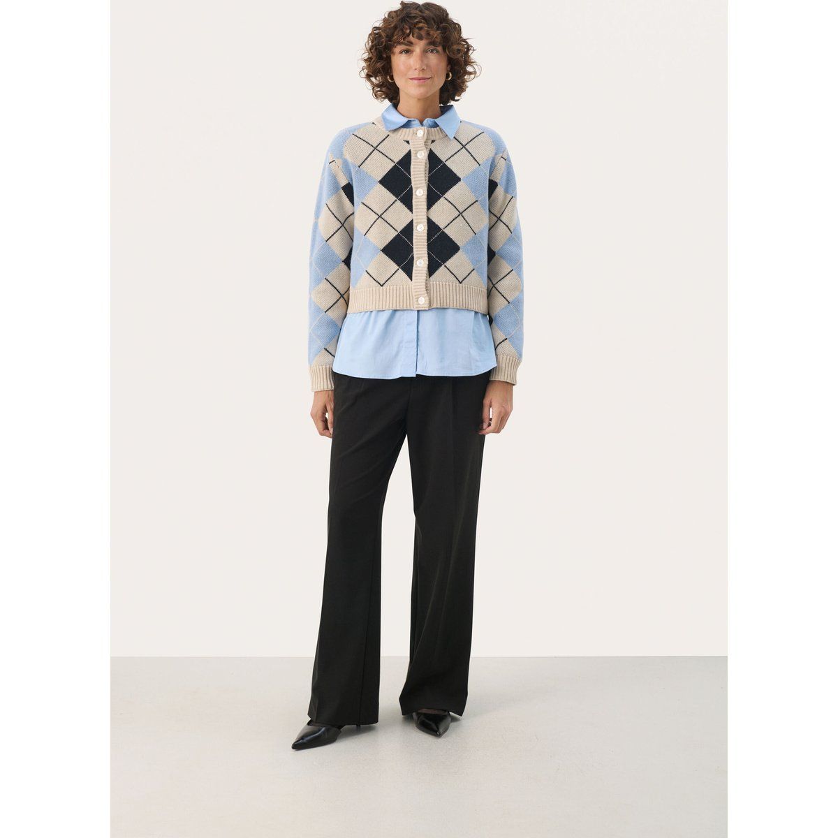 Kurz geschnittene Argyle-Strickjacke aus Wollmix