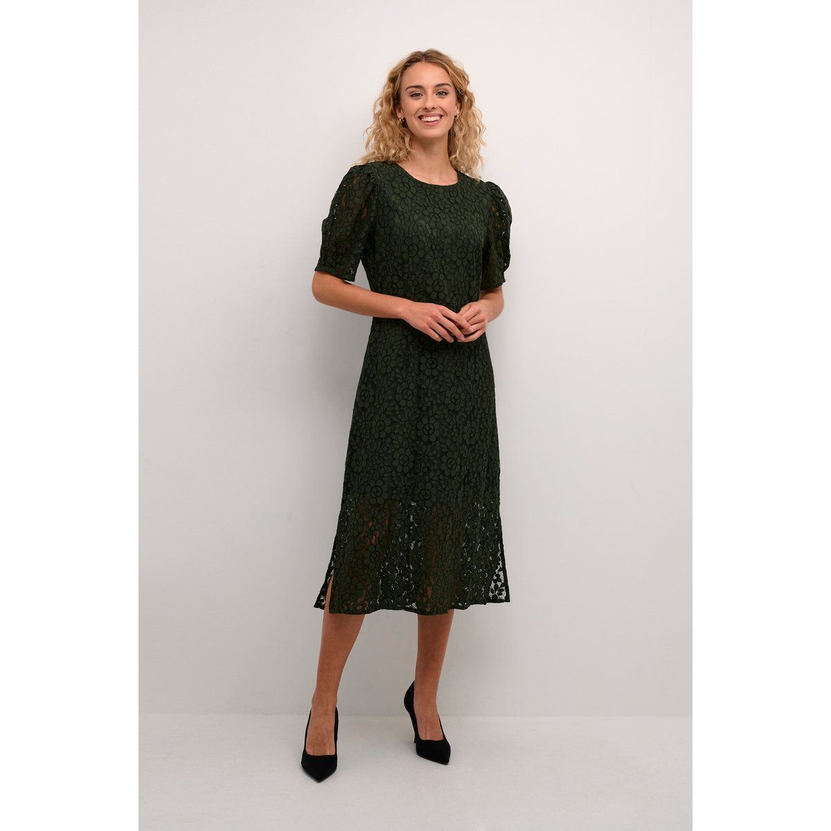Midi-Spitzenkleid mit Puffärmeln