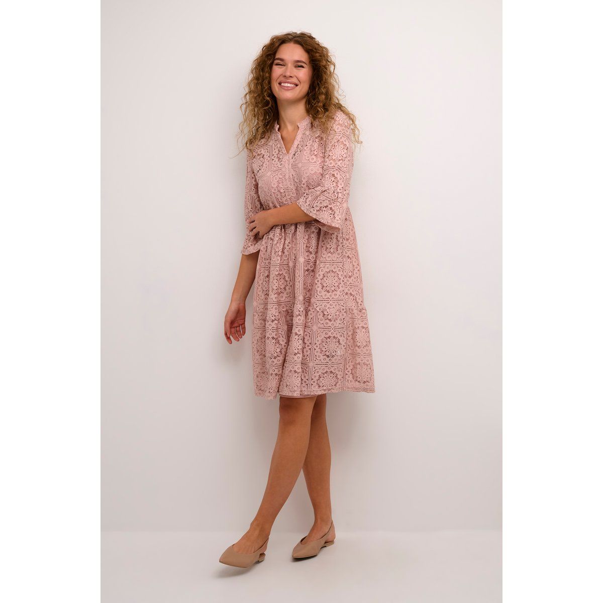 Romantisches A-Linien-Spitzenkleid in Midi-Länge