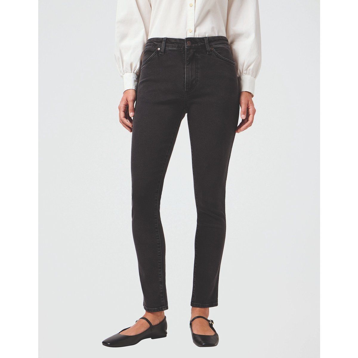 Schmal geschnittene High-Rise-Jeans