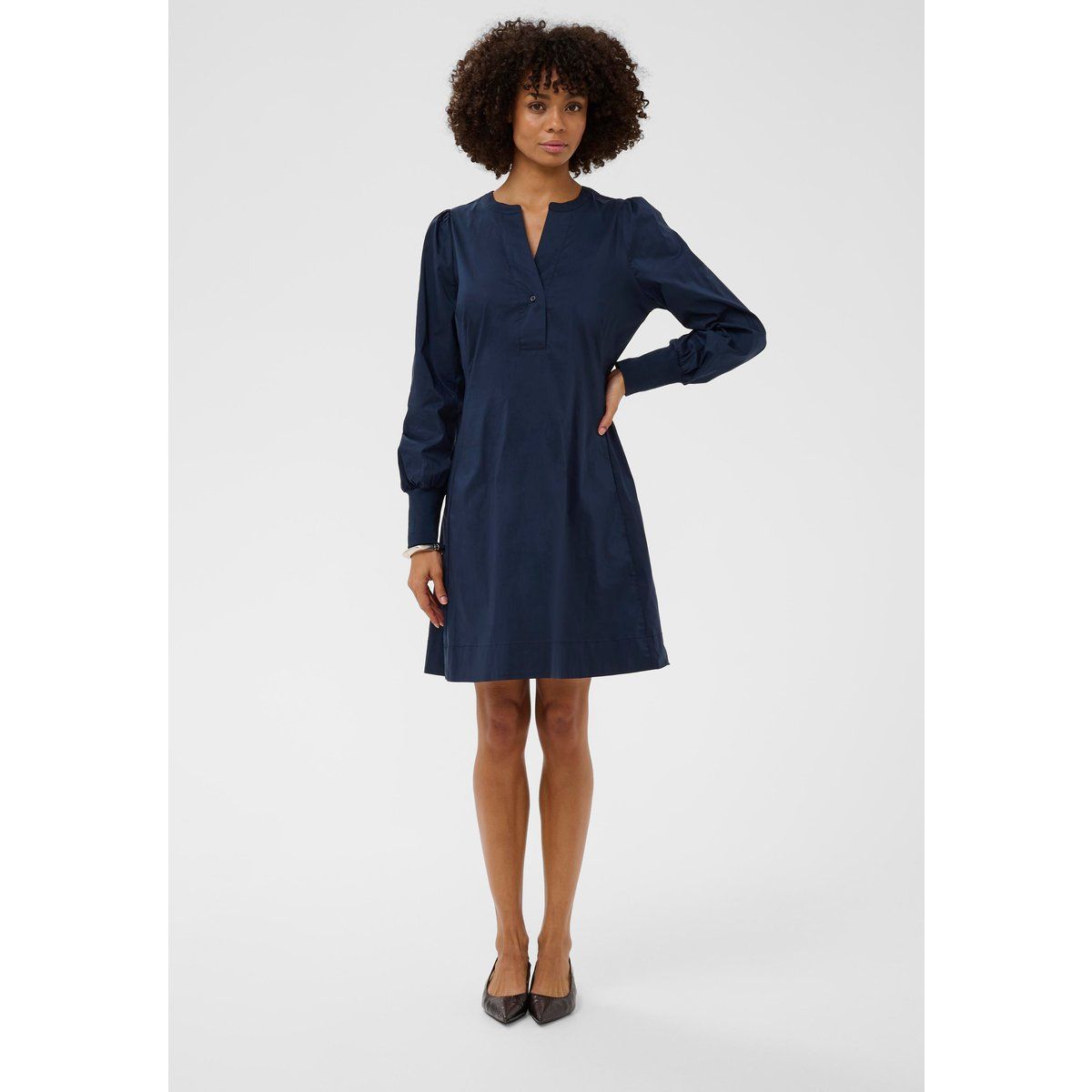 Minimalistisches Langarm-Kleid in A-Linie