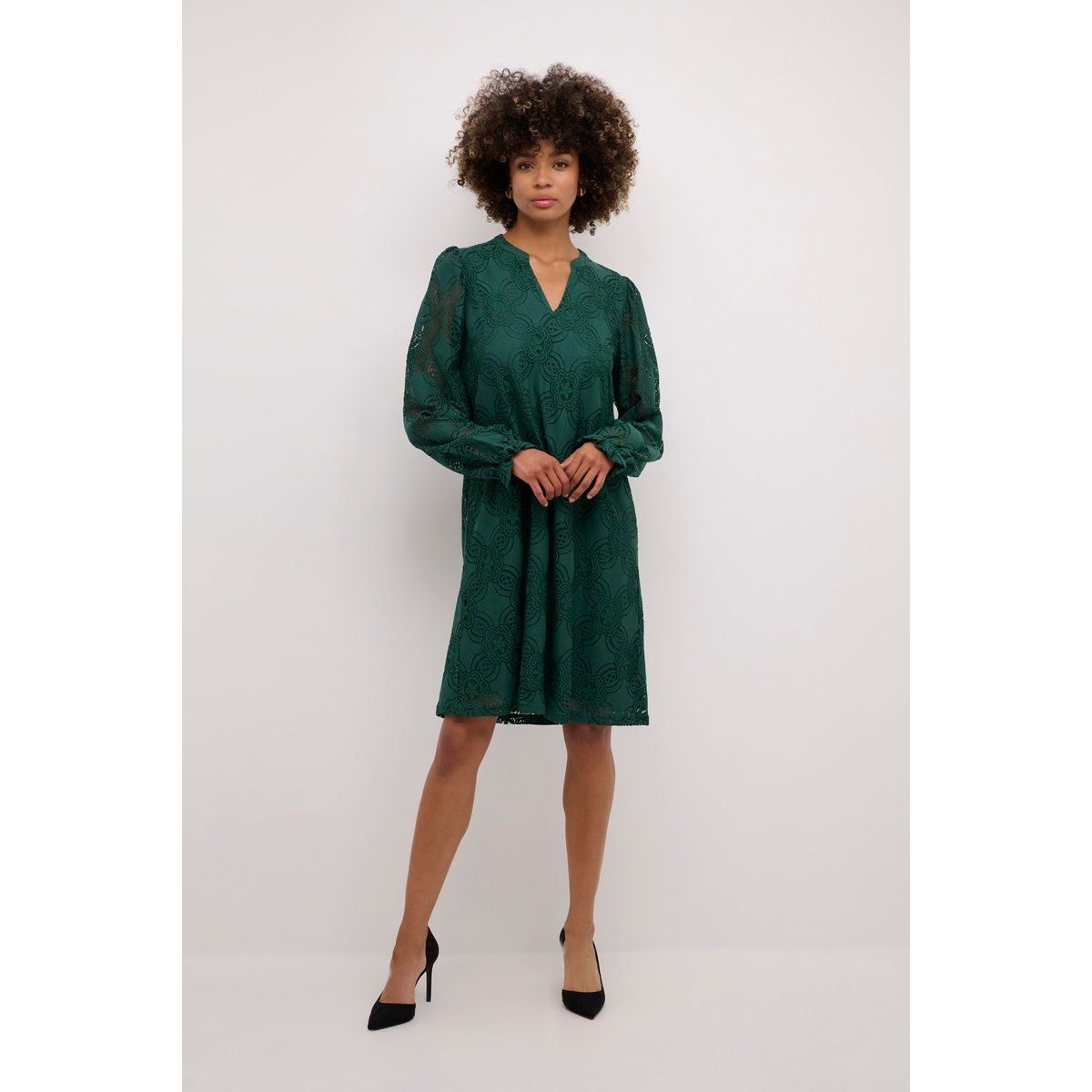 Filigranes Spitzenkleid mit lockerer Passform