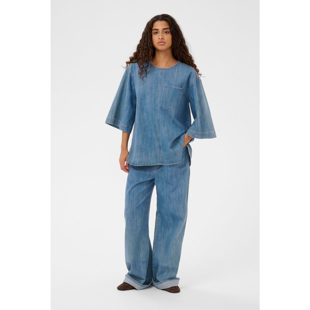 Oversize-Denim-Bluse mit weiten Ärmeln