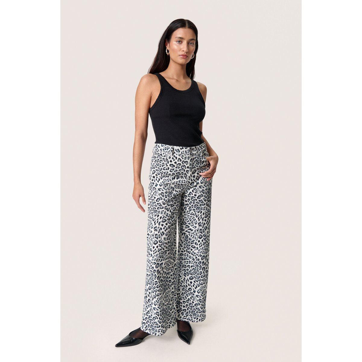 Hose mit Leopardenmuster und geradem Bein