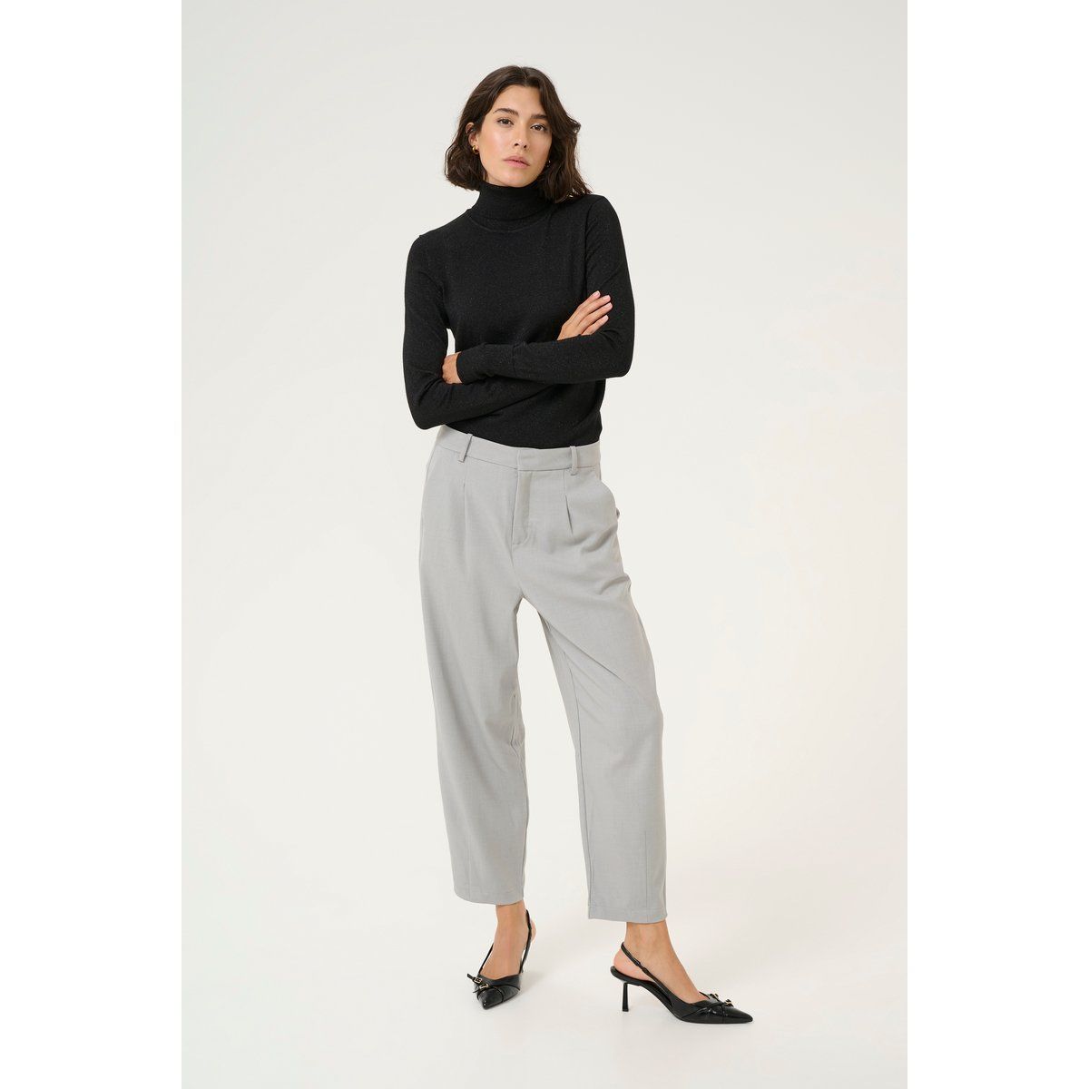 Klassischer eng anliegender Rollkragenpullover