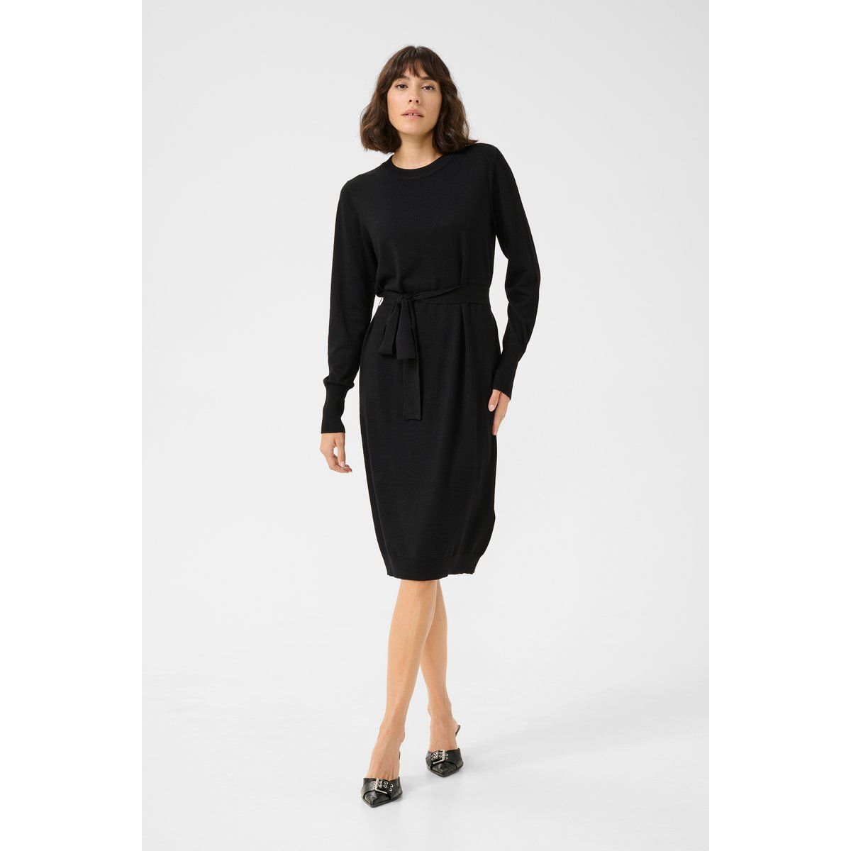 Minimalistisches Strick-Midikleid mit Gürtel
