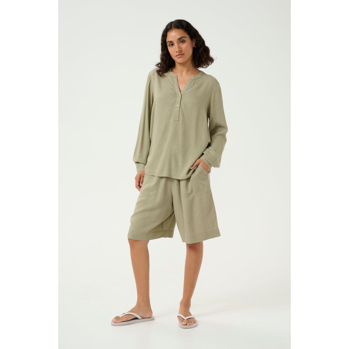 Lässige Henley-Bluse aus Leinenmix