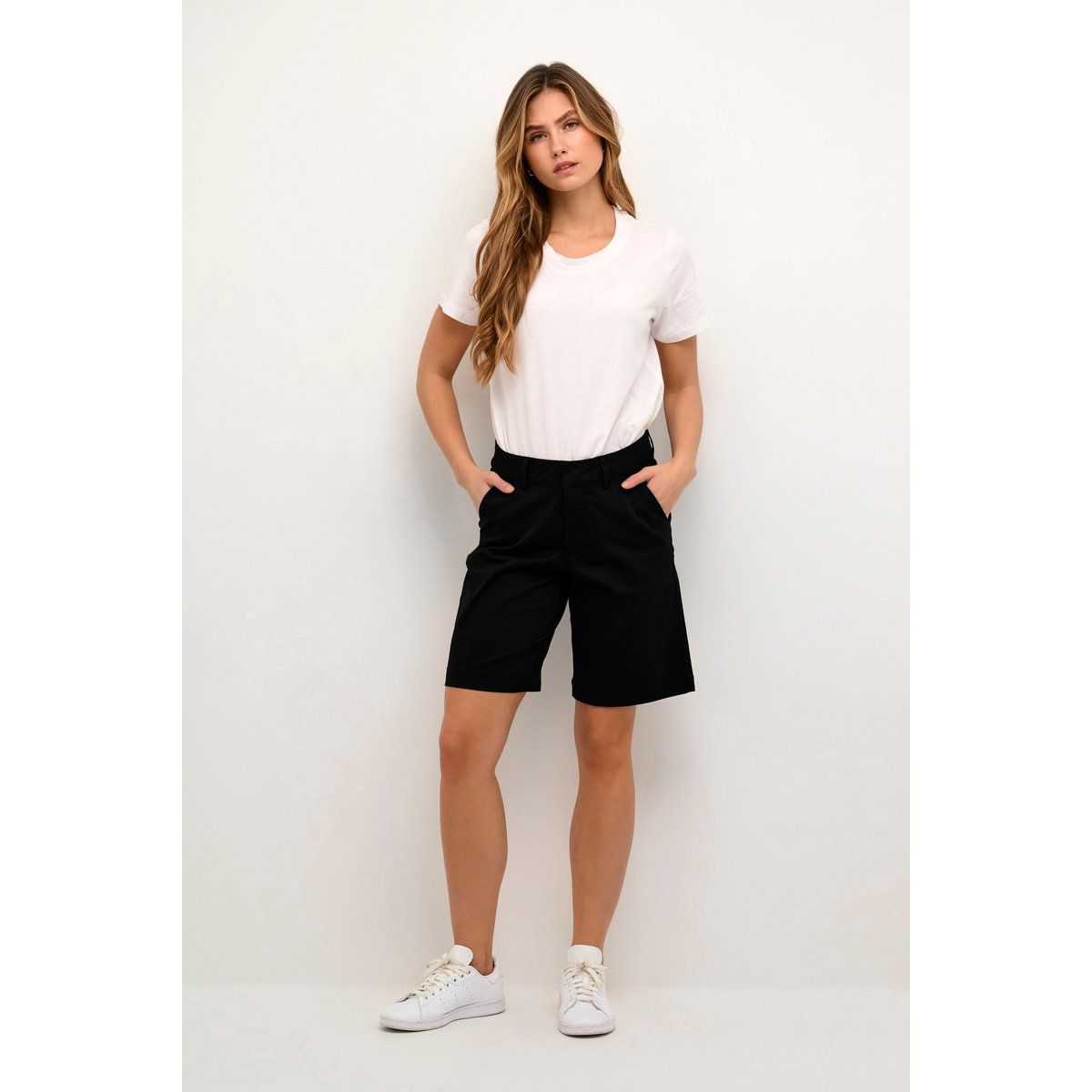 Klassische High-Waist Anzugshorts