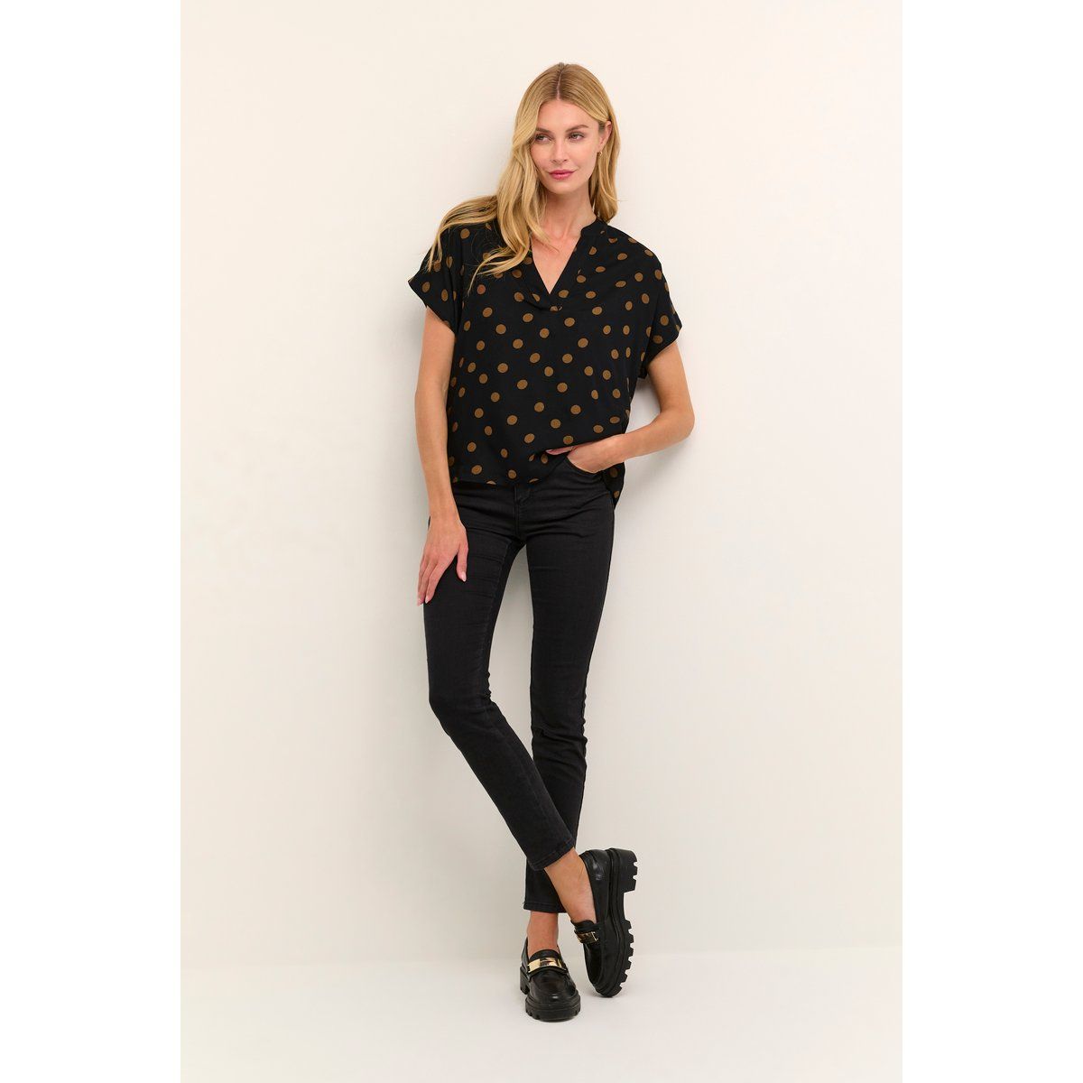 Kurzarmbluse mit Polka Dots