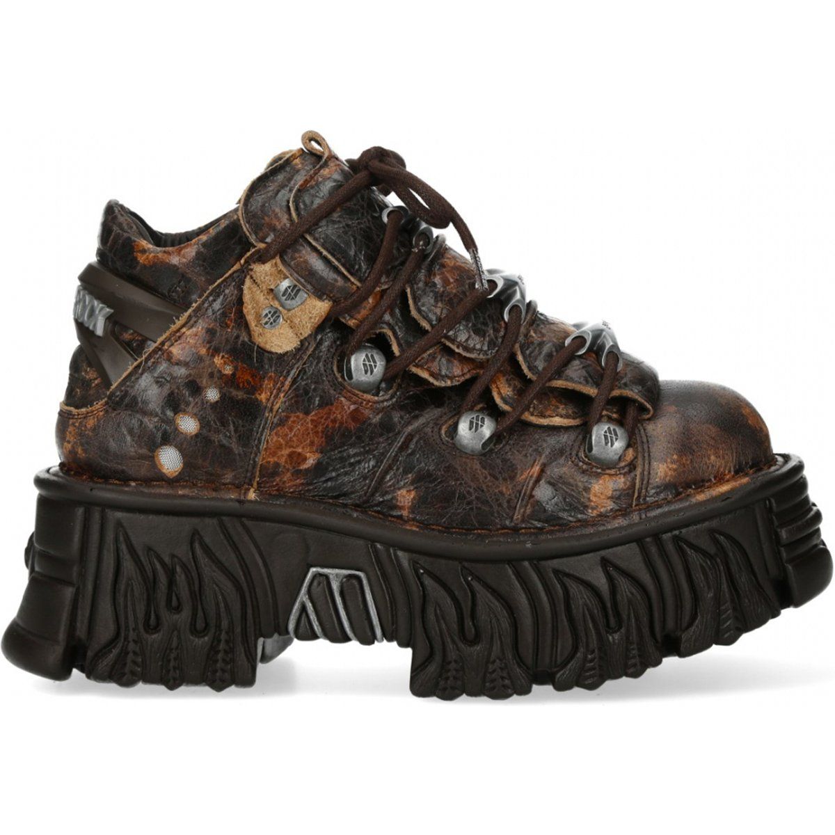 Gothic Plateau-Stiefel aus Flammenleder