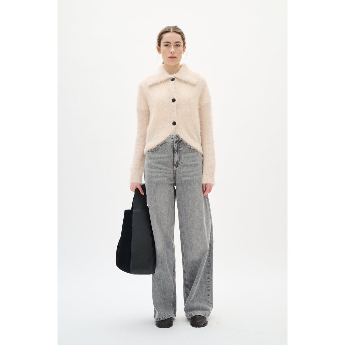 Flauschige Strickjacke mit Kragen