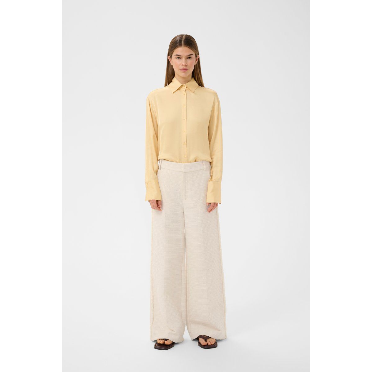 Weit geschnittene Hose mit Struktur