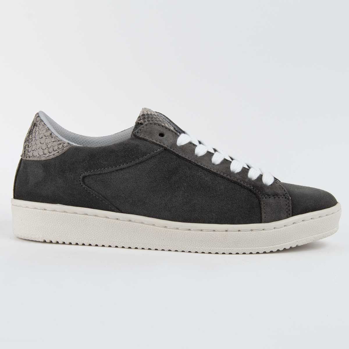 Lässiger Wildledersneaker mit Schlangendetails