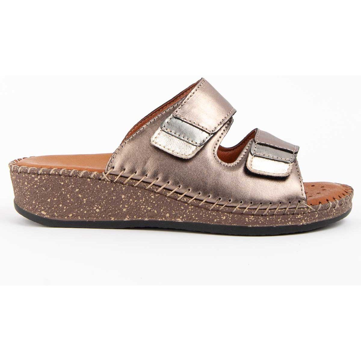 Bequeme Leder-Keilsandalen in Metallic