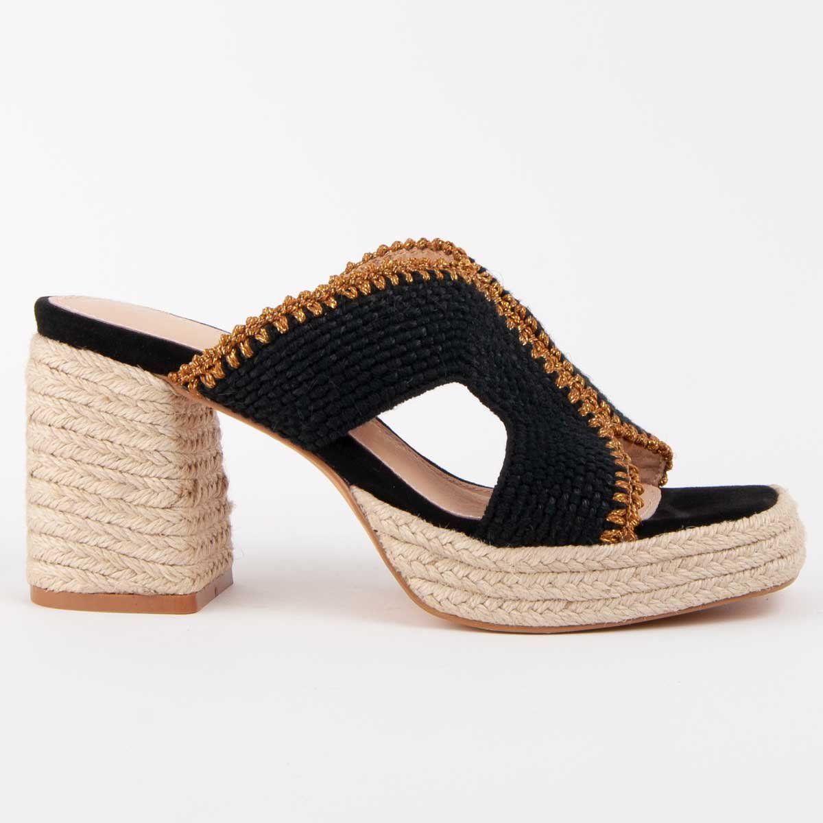 Häkel-Espadrilles mit Plateau-Absatz